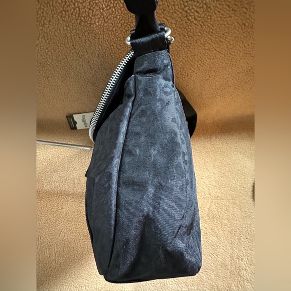 NWT Baggallini Palma Crossbody Shoulder Bag purse. Black cheetah emboss pattern - Picture 10 of 14